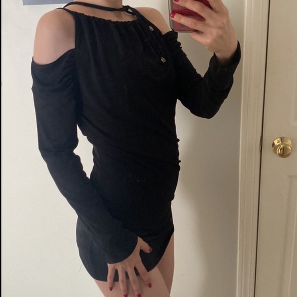 Julian Chang Black Cold Shoulder Top - Picture 6 of 9